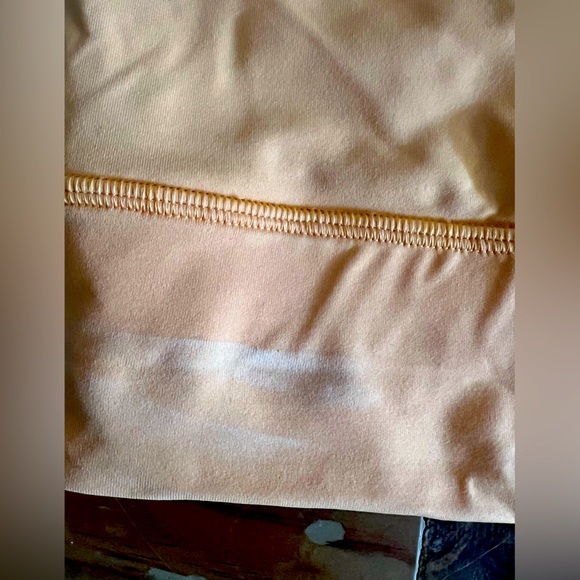 LULULEMON ORANGE CRUSH AOORTS BRA SZ4 - Picture 5 of 7